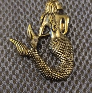 Hughapy Mermaid Necklace Vintage Gold Tone Fish Lo